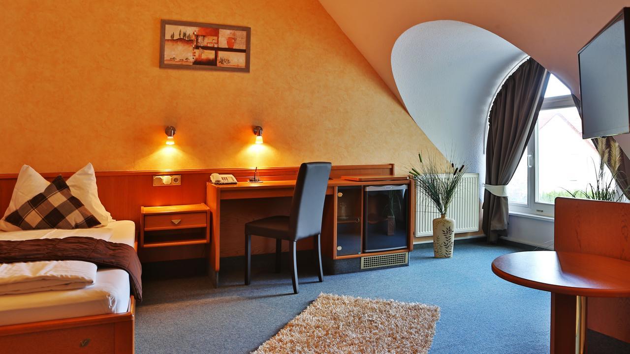 Hotel Bauschheimer Hof Ruesselsheim Exterior photo