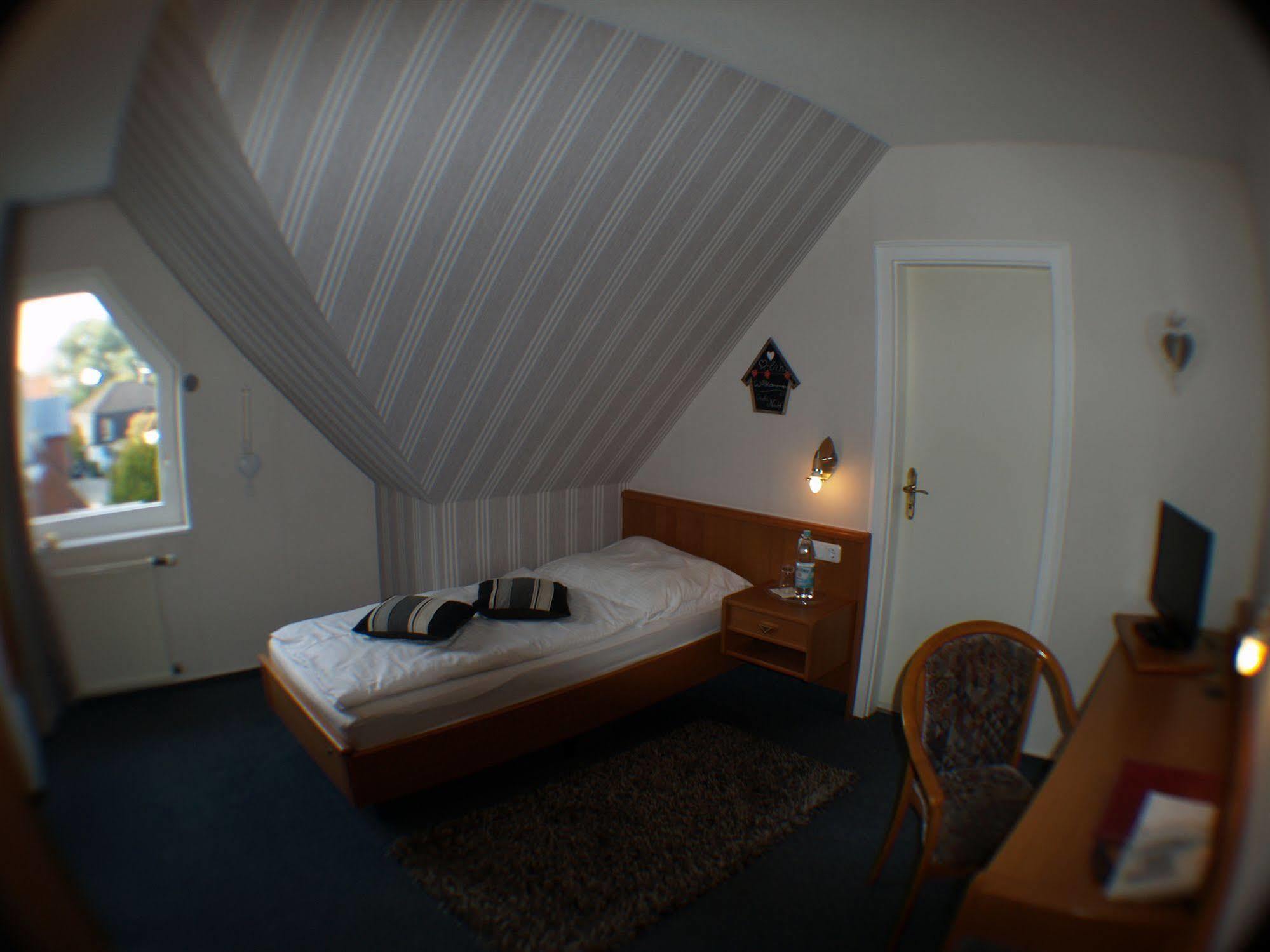 Hotel Bauschheimer Hof Ruesselsheim Exterior photo